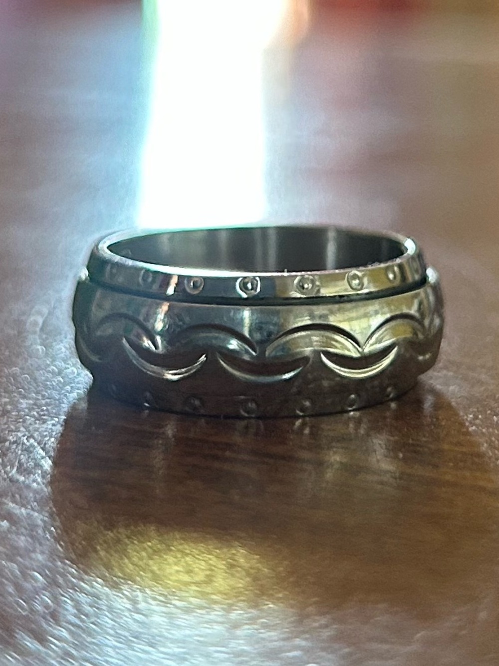 Silver-tone Unisex Wave-Pattern Spinner Ring, Size 6.5